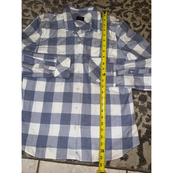 UNTUCKit Women's‎ checkered, long sleeve shirt, size 8 - Picture 2 of 6
